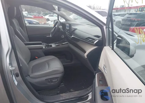 2021 Toyota Sienna Xle z USA, uszkodzony, nr VIN 5TDYSKFC6MS017110